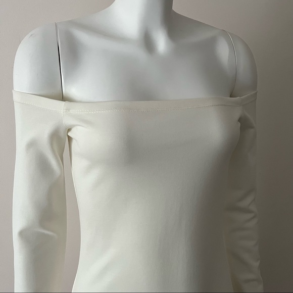 Alexis Estelle Off-the-Shoulder Flounce Mini Dress / Size XS / Bell Cuff - Picture 6 of 15